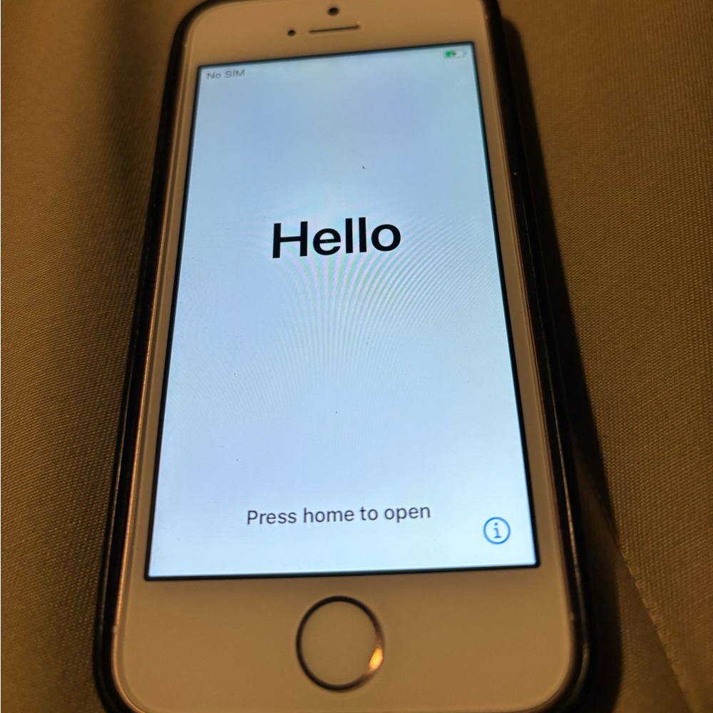 Apple iPhone SE 1st Generation - 64GB Rose Gold (Unlocked) (GSM)